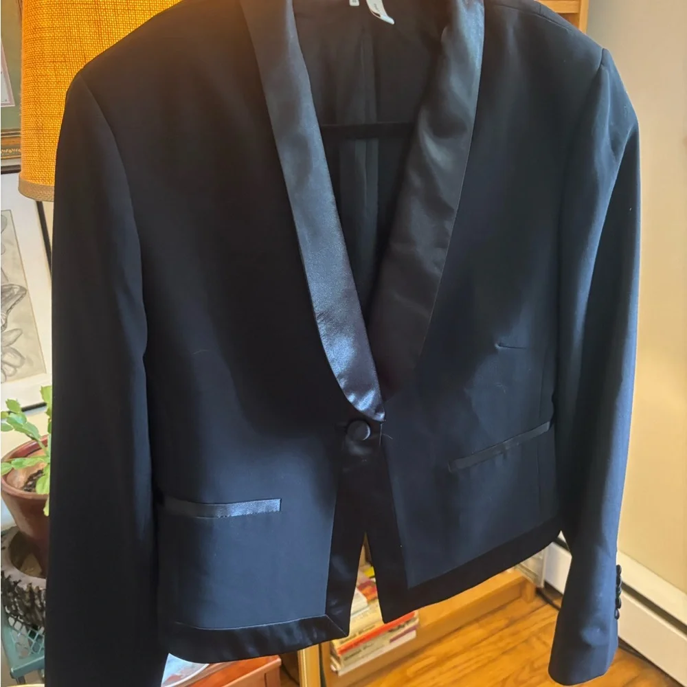 Alain Manoukian Black Tailored Blazer with Classic satin Lapels, size 8/40. - Picture 2 of 14